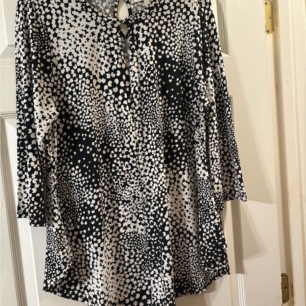 Chaus Monochrome Floral Blouse